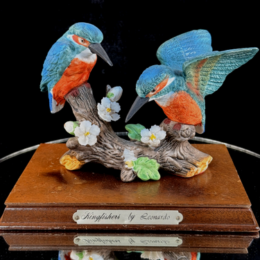 Leonardo Kingfishers Figurine on Wood Base Bird Sculpture Damaged flower0