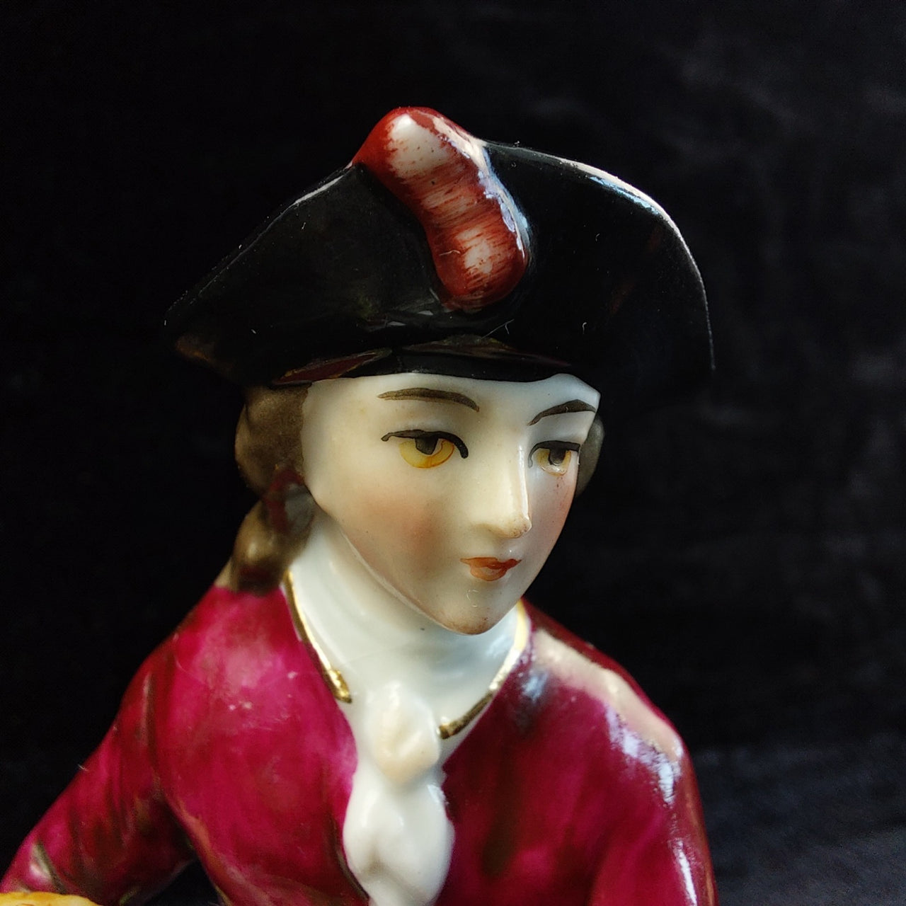 Antique Porcelain Victorian Figurine Pair 5" Lovers Flowers Gold Trim decor13