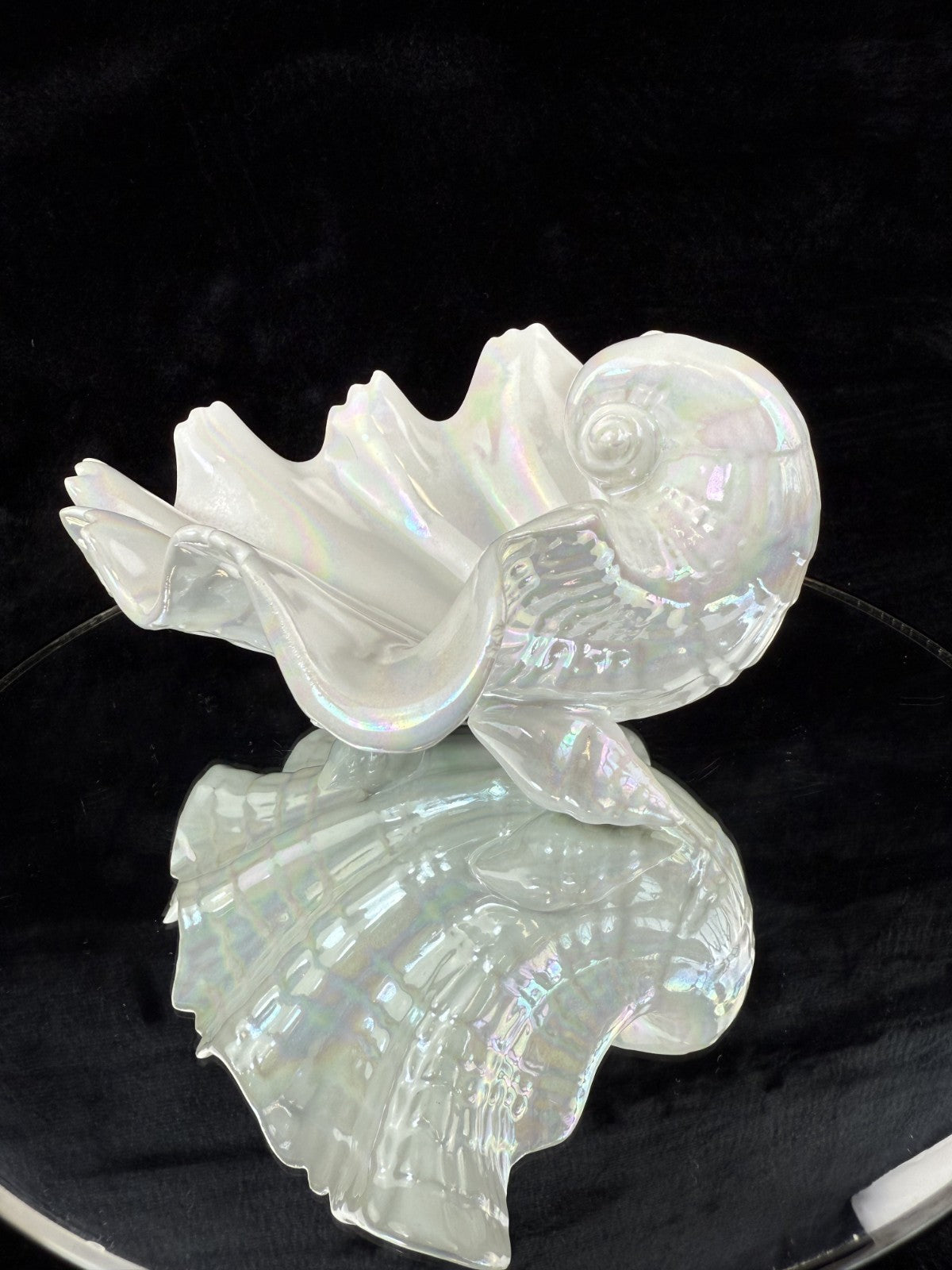 Vintage 1953 Royal Worcester Bone China Iridescent Shell Figurine/Dish  Model G3