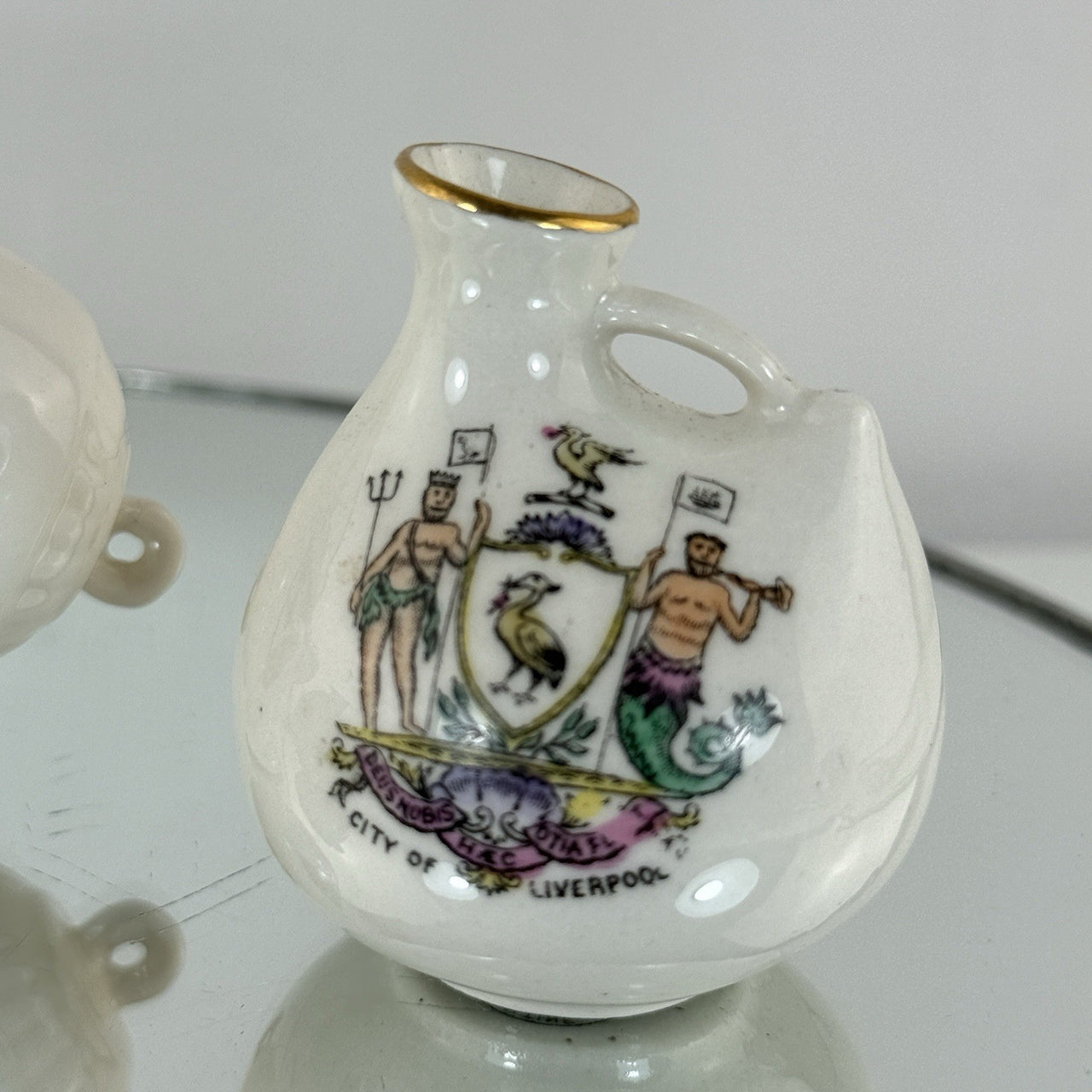 Tuscan & Chine Gemma Crested Ware Trio Mini Vases Jugs Collectible antique Decor2