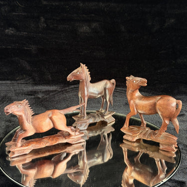 Vintage Hand Carved Wooden Horse Figurines Set of 3  Mid Century Folk Art Decor1