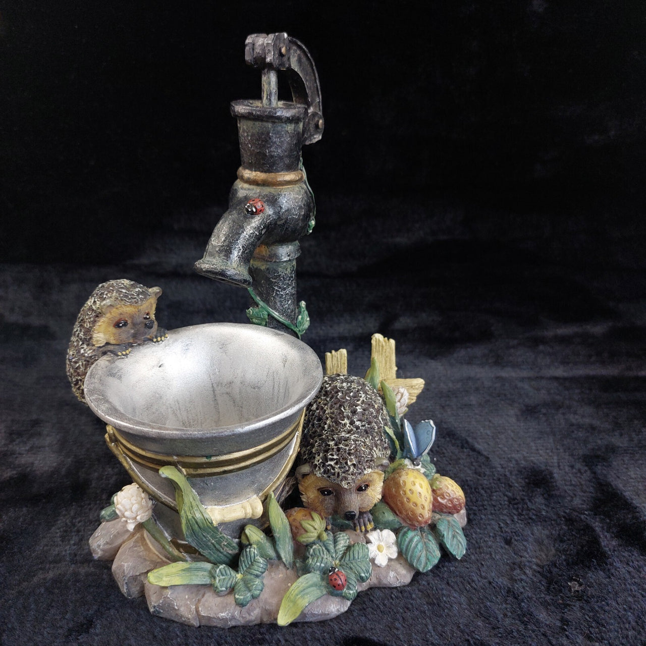 Bramble & Clover Hedgehog Pen Holder  pot 8" Fountain Theme Ladybug see pics2