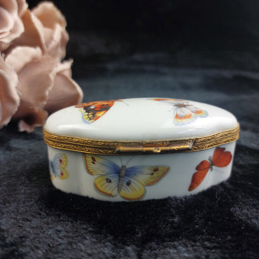 Porcelaine de France Good Butterfly Trinket Box Oval Hinged 4