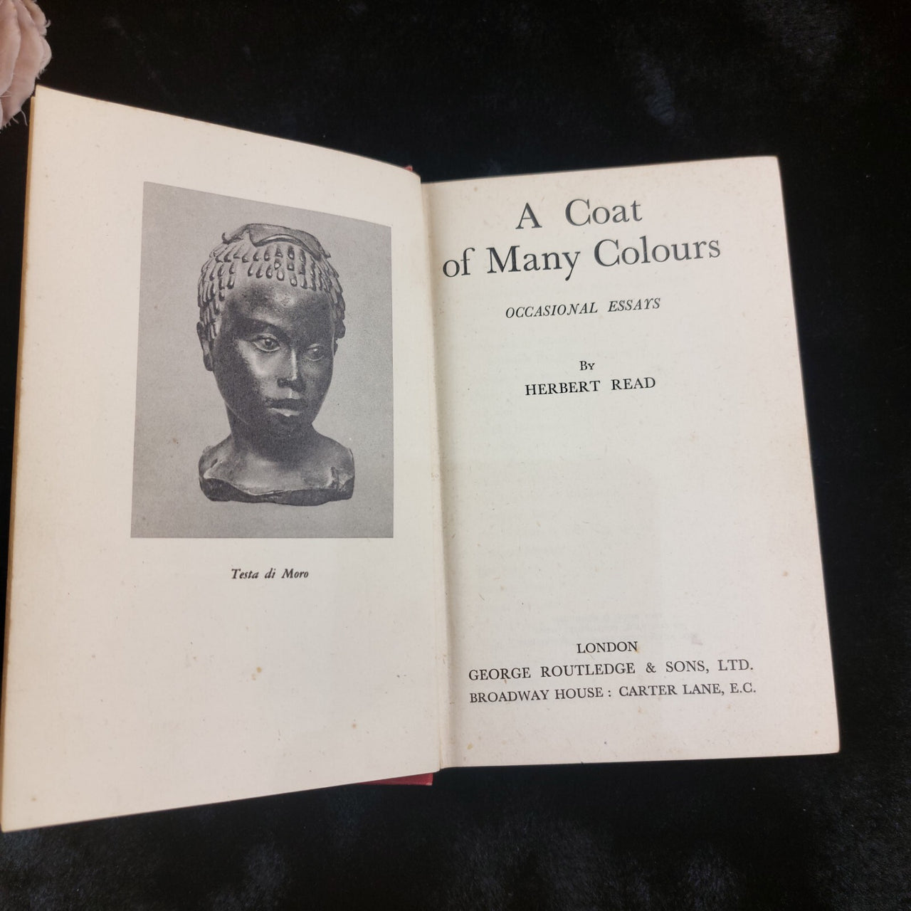 A Coat of Many Colours by Herbert Read Edition First – (1945) United Kingdom0