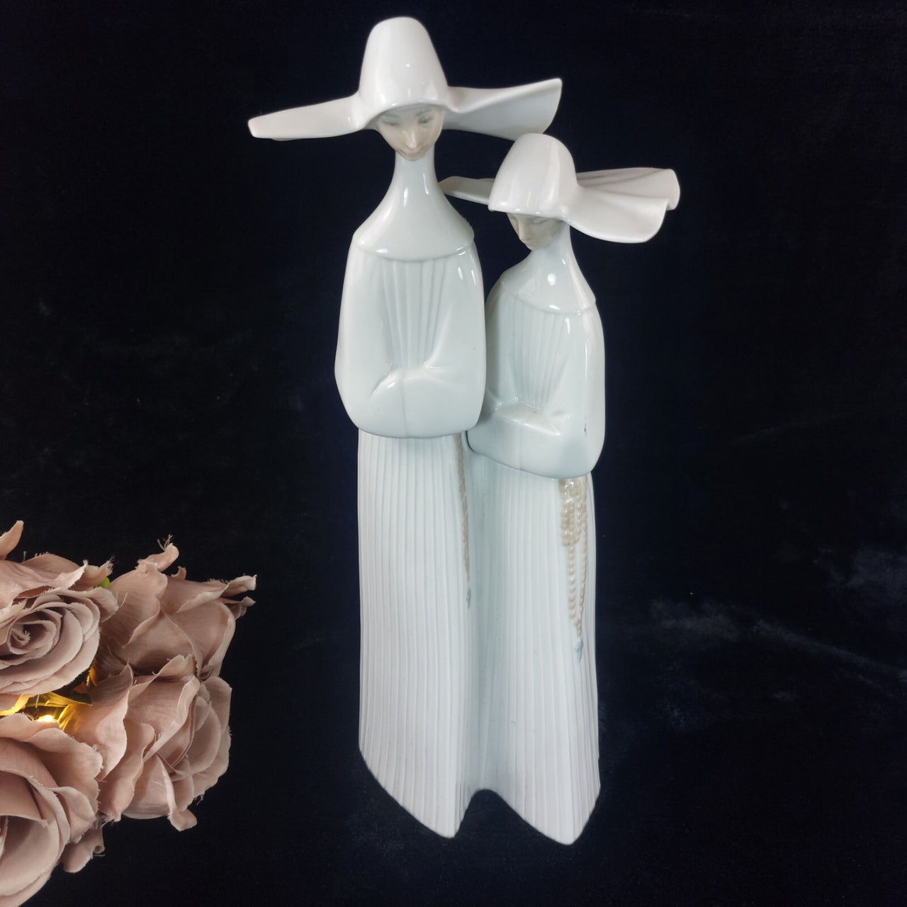 "Two Lladro Nuns" Nun porcelain Figurine Pair 13" Tall bookshelf decor Lladró0