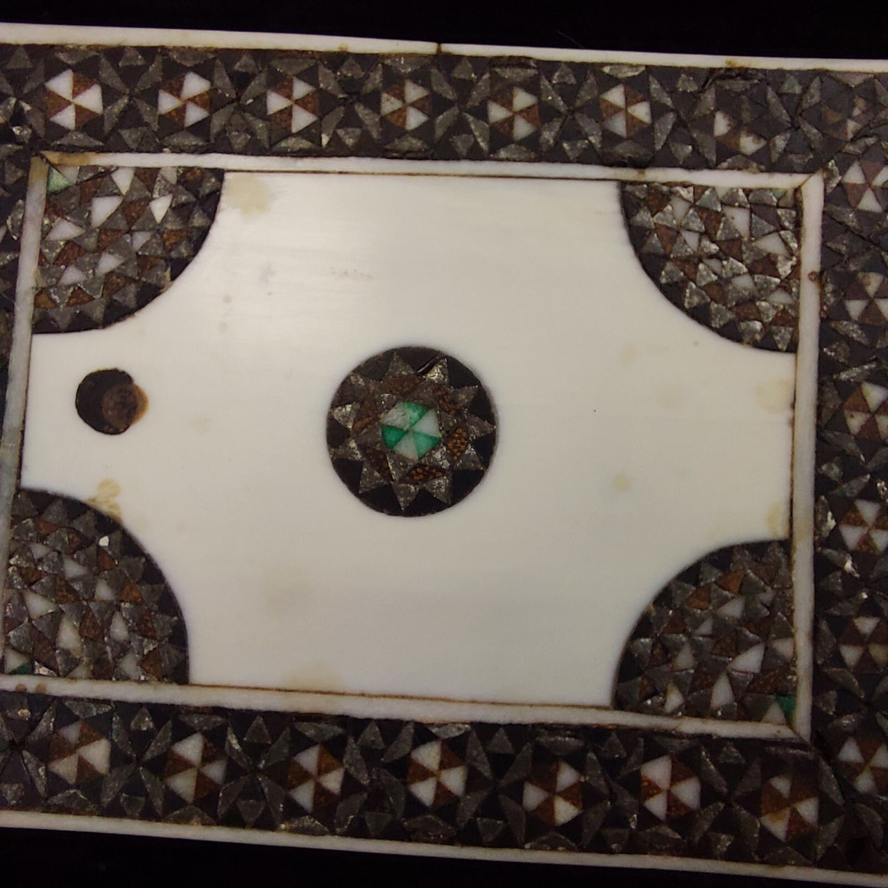 Anglo-Indian 19th Century Victorian Wooden Trinket Pill Box – Mother-of-Pearl3