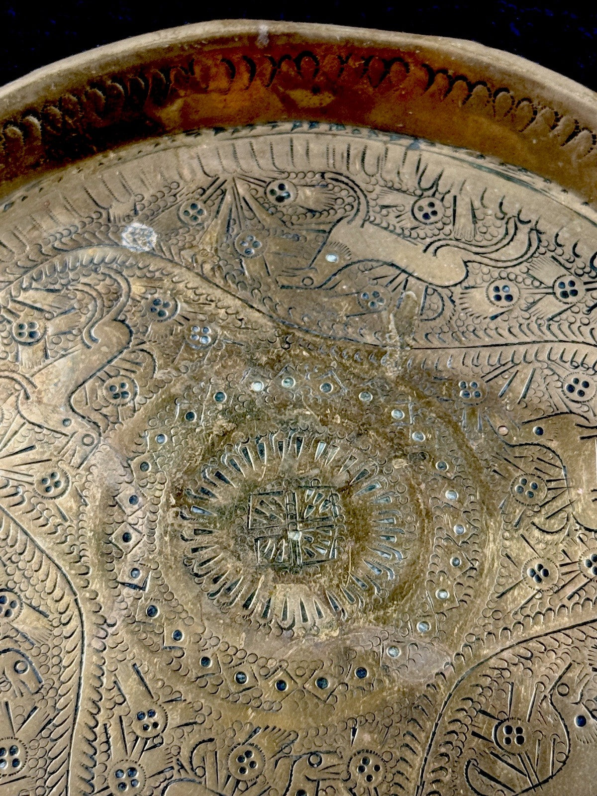 Antique Middle Brass Eastern Plate Hand Etched Islamic Design Deer Pattern Tray6