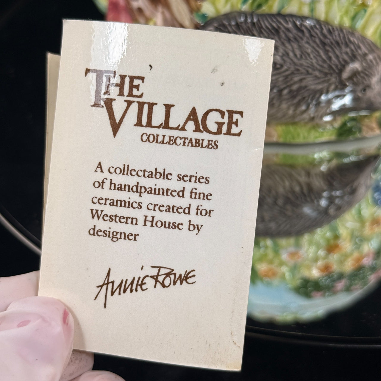 Annie Village Rowe Collectables Teapot Hedgehog Garden Scene 731g Hand Painted13