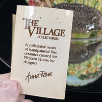 Thumbnail for Annie Village Rowe Collectables Teapot Hedgehog Garden Scene 731g Hand Painted13