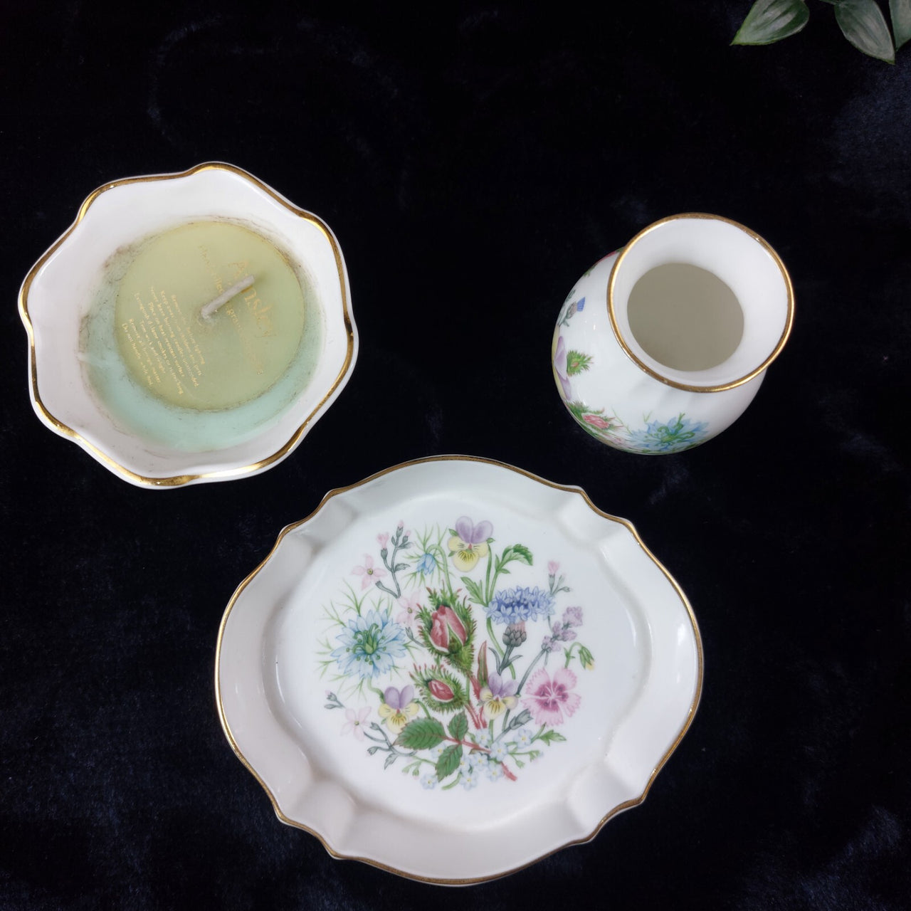 Aynsley Set gift Wild Tudor Fine Bone China – Vase, Trinket Dish & Candle Holder16