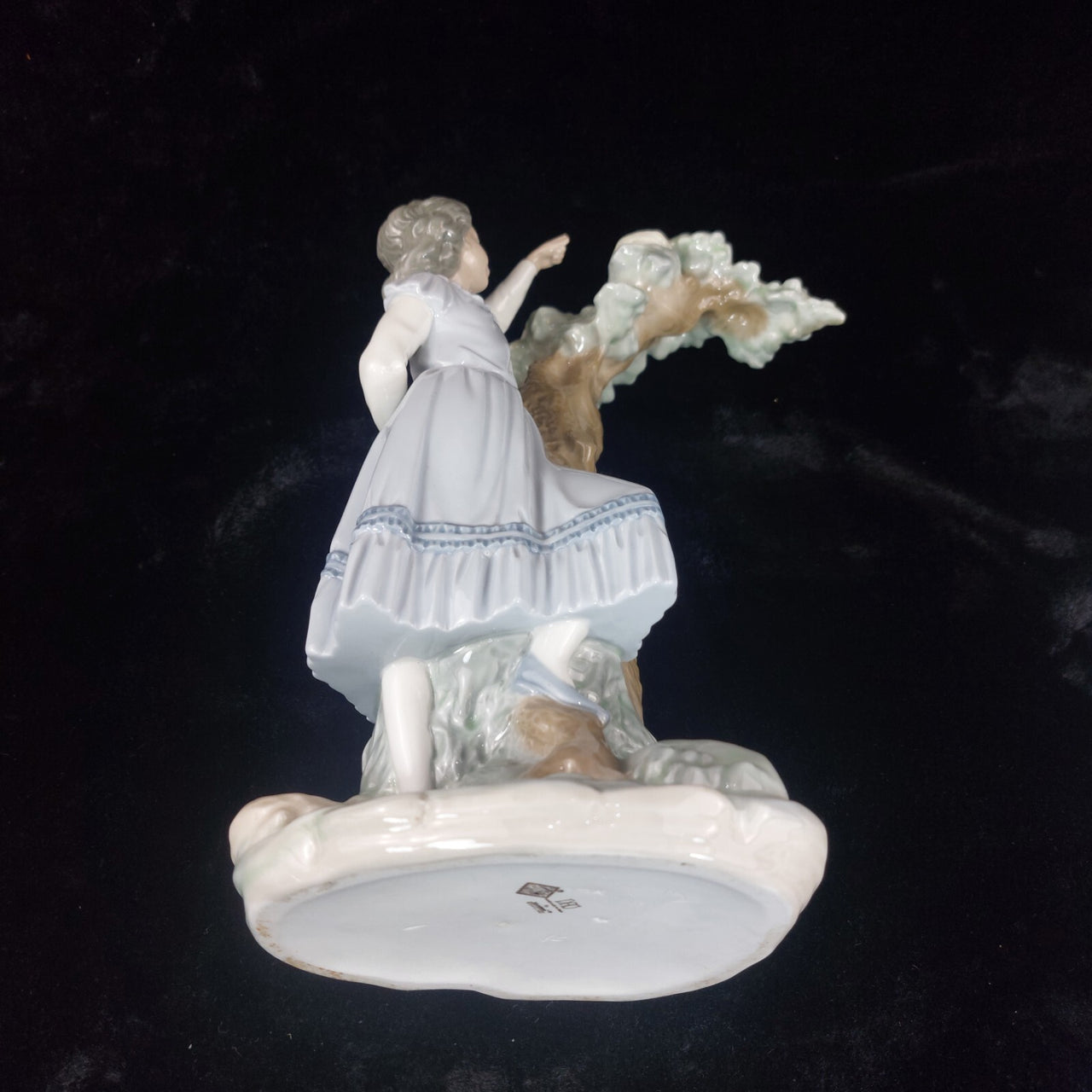 NAO Spain Porcelain Figurine 12" Girl Reaching Nest Bird Tree, broken finger11
