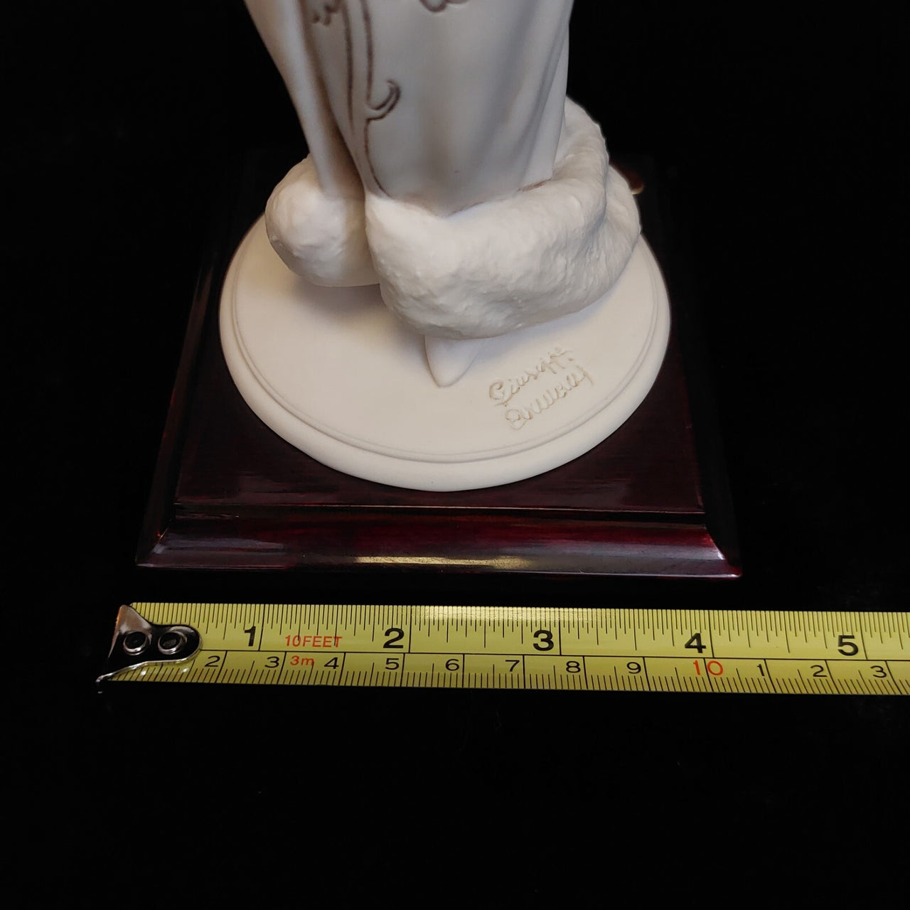 RARE Giuseppe Armani Winter Flowers Lady figurine Florence boxed White Fur Coat.22