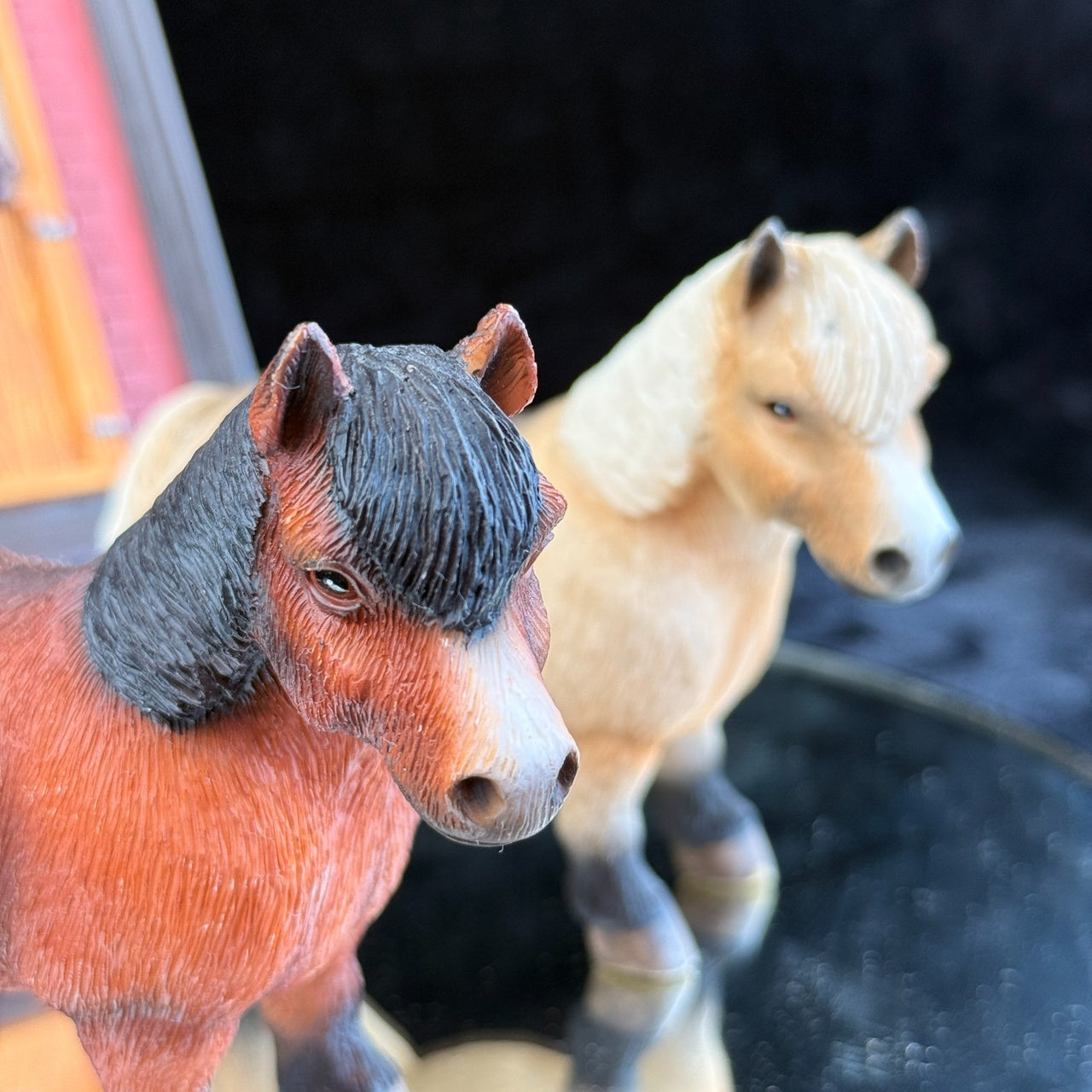 Leonardo Horse Figurines & Wall Plaque Realistic Resin Pony Models Set of 37