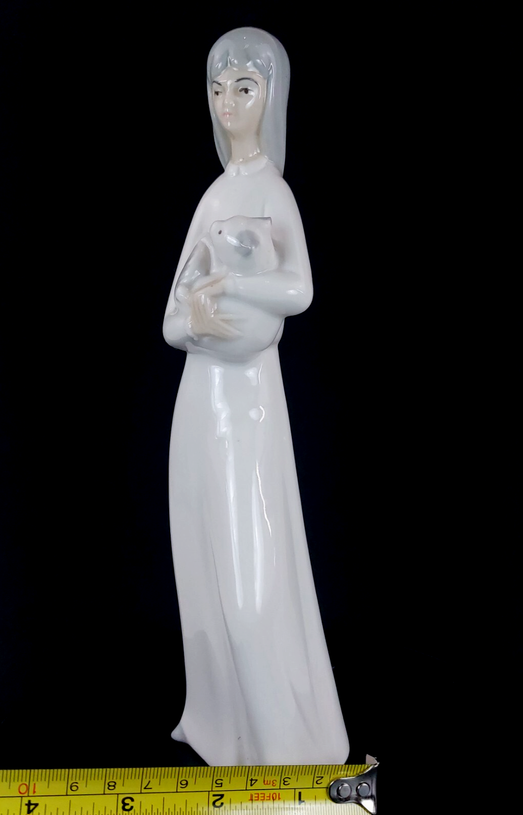 Miquel Requena Porcelain Maria with Lamb Cuart Valencia de Figurine Poblet .6