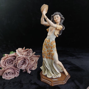 Giuseppe Armani Florence lady Figurine 14in Semi Nude Gypsy bohem decor1