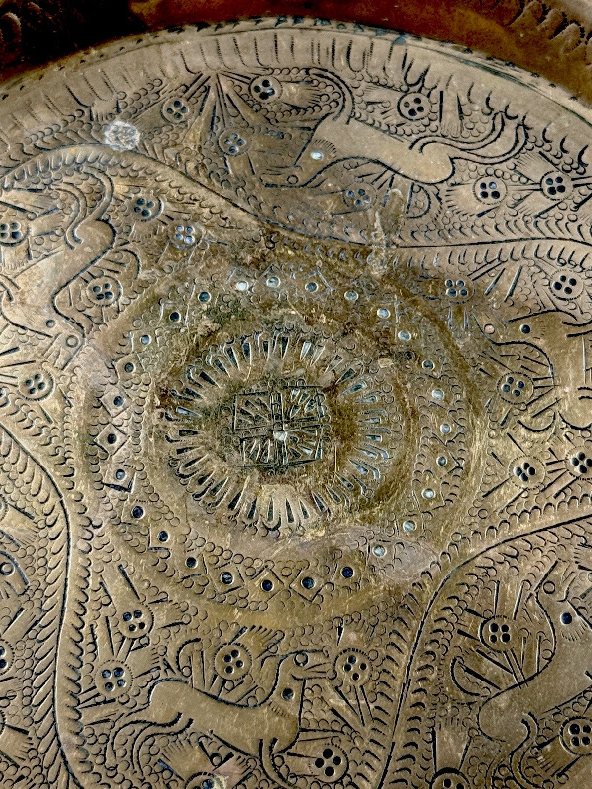 Antique Middle Brass Eastern Plate Hand Etched Islamic Design Deer Pattern Tray5