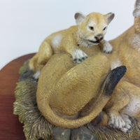 Thumbnail for The Leonardo Collection Figurine  “Lioness and Cubs” (1993) - 5