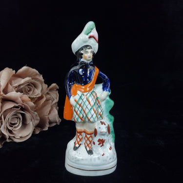 StaffordshireStyle Highland Figure with Dog  HandPainted Ceramic see the pics0