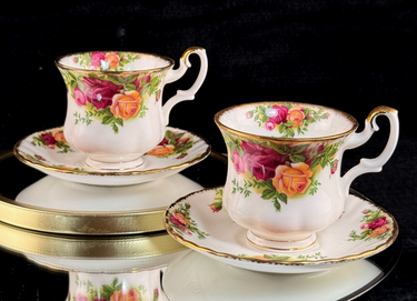 Royal Albert Old Country Roses Cups & Saucers Set of 2 Bone 1962 China England.0