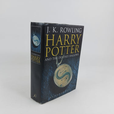 Harry Potter and the Deathly Hallows - 2007 First Edition Hardcover Collectable0