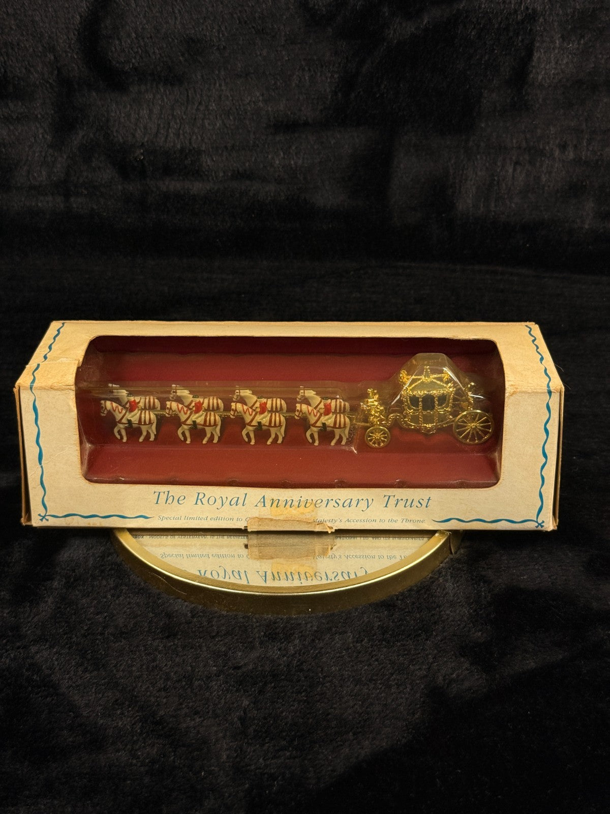 Royal Anniversary Trust State Gold Coach 40th Queen Jubilee Limited Edition Box7