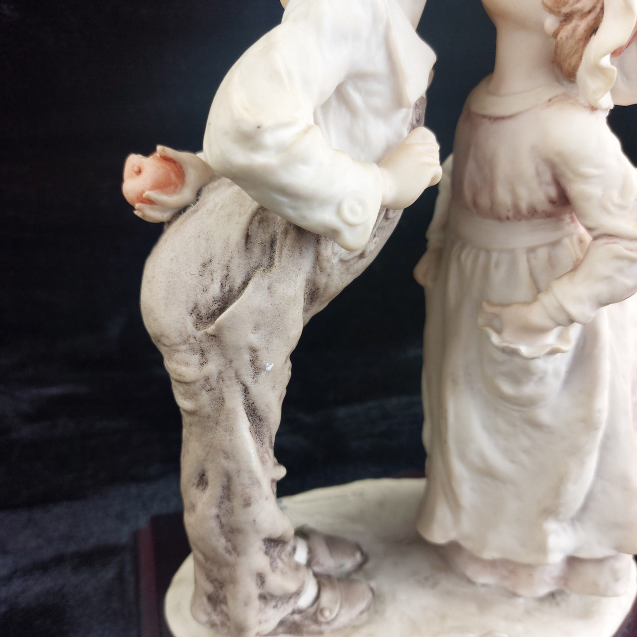 First Kiss Figurine Giuseppe Armani Florence 11" Italian Tall 1992 Porcelain.7