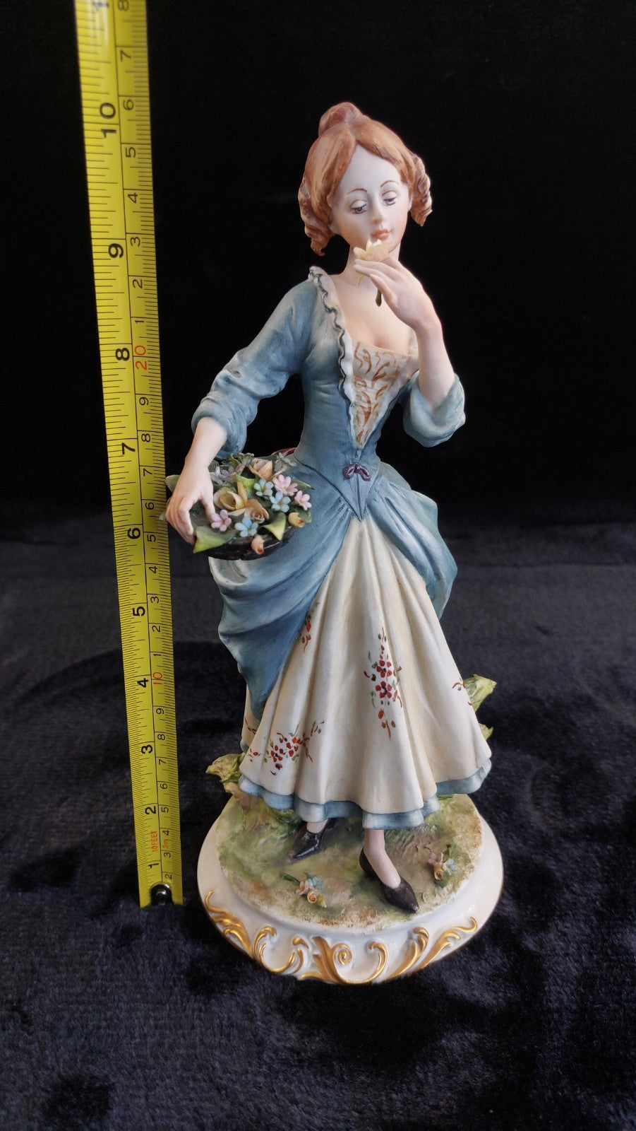 Capodimonte sign lady Figurine by Irene Tuzzi Flowers Basket 10" decor bookshelf1