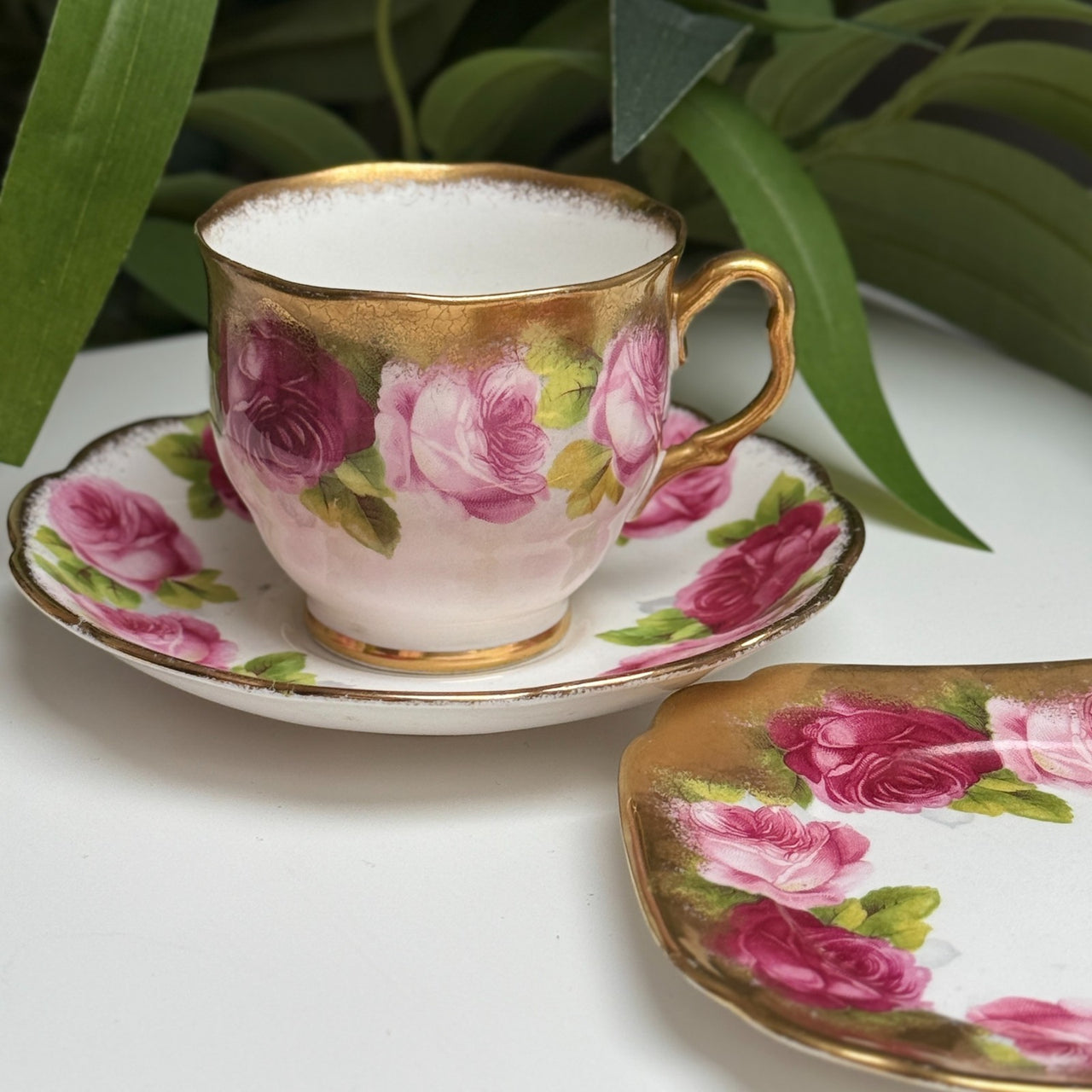 Royal Albert Old English Rose Trio Set Cup Saucer Plate Pink Red Floral Gilded.10