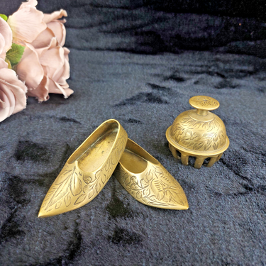 Vintage Brass Shoe Figurines & Bell   168 grams – Decorative Set Ornaments 0