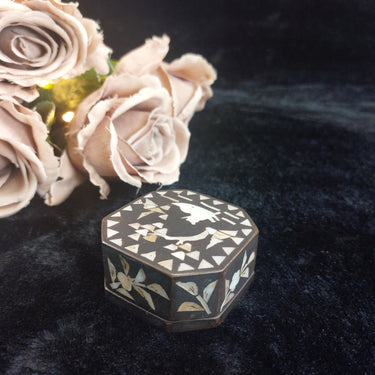 Antique Chinese Black Lacquer – Trinket Box Octagonal with Mother of Pearl Inlay1