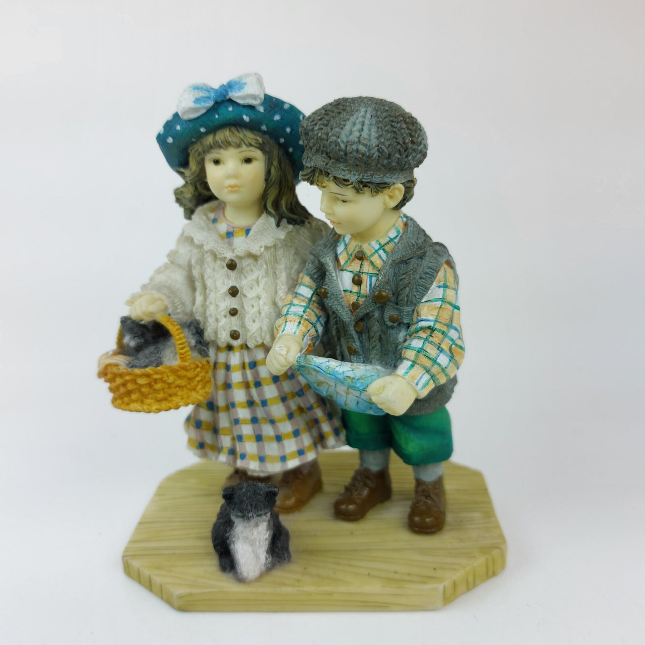 Leonardo 4.2"Sleepy Collection Kittens Porcelain Christine Haworth Children Cat17