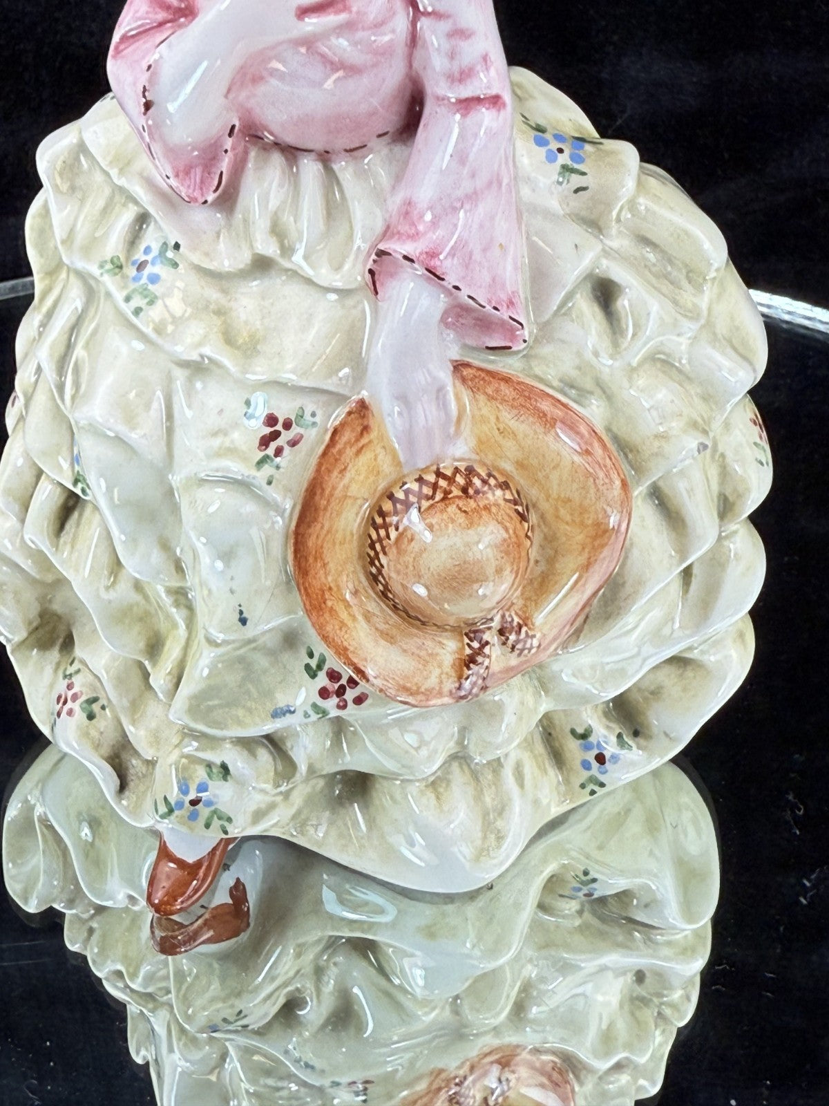 Figurine Porcelain 'Lady with Hat', Hand-Painted, Stamped Italy, display decor2
