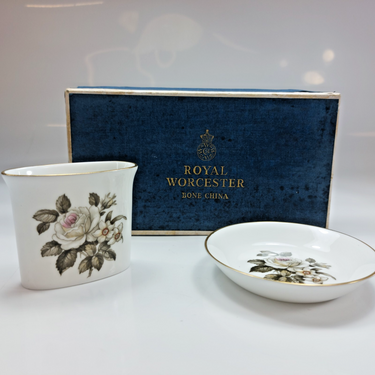 Royal Worcester Bone China Oval Spill Vase Pin Dish Set Floral Gilt Boxed decor1