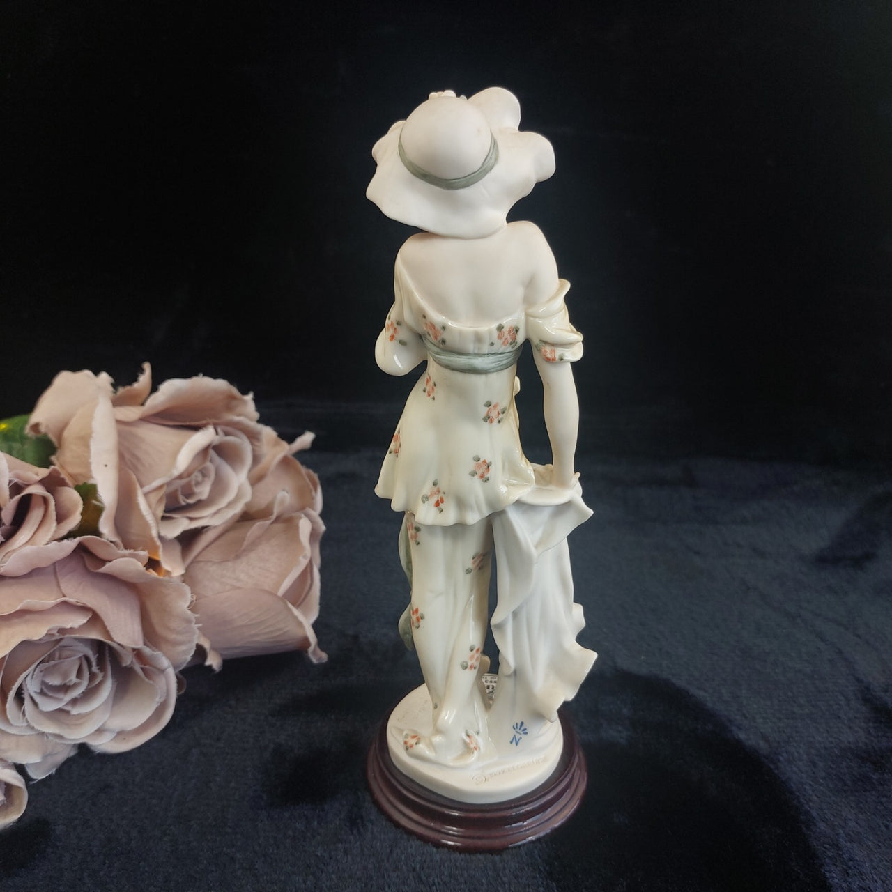 Rare Giuseppe Armani lady Figurine 1993 Florence Lady Hat Rose Signed 9.5" decor6