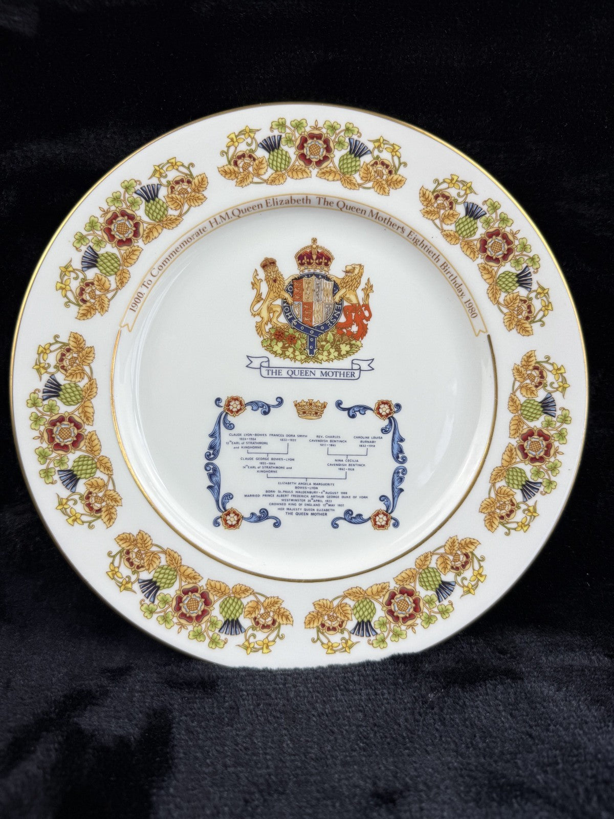 Rare Aynsley Commemorative Plate H.M. Queen Mother's 80th Birthday 1980 decor2