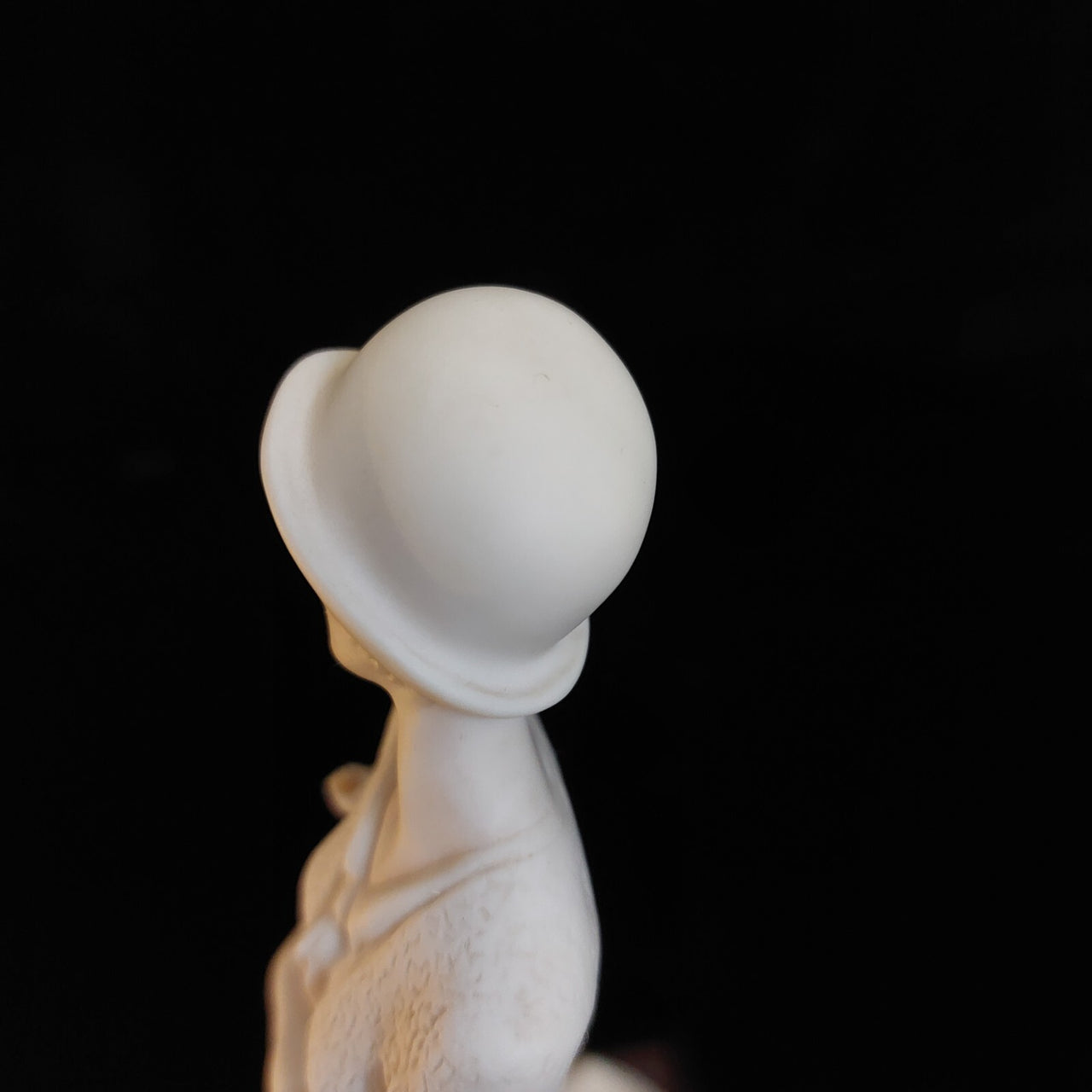 Giuseppe Armani Figurine 1987 Stunning Florence Lady with Flowers 10" decor.20