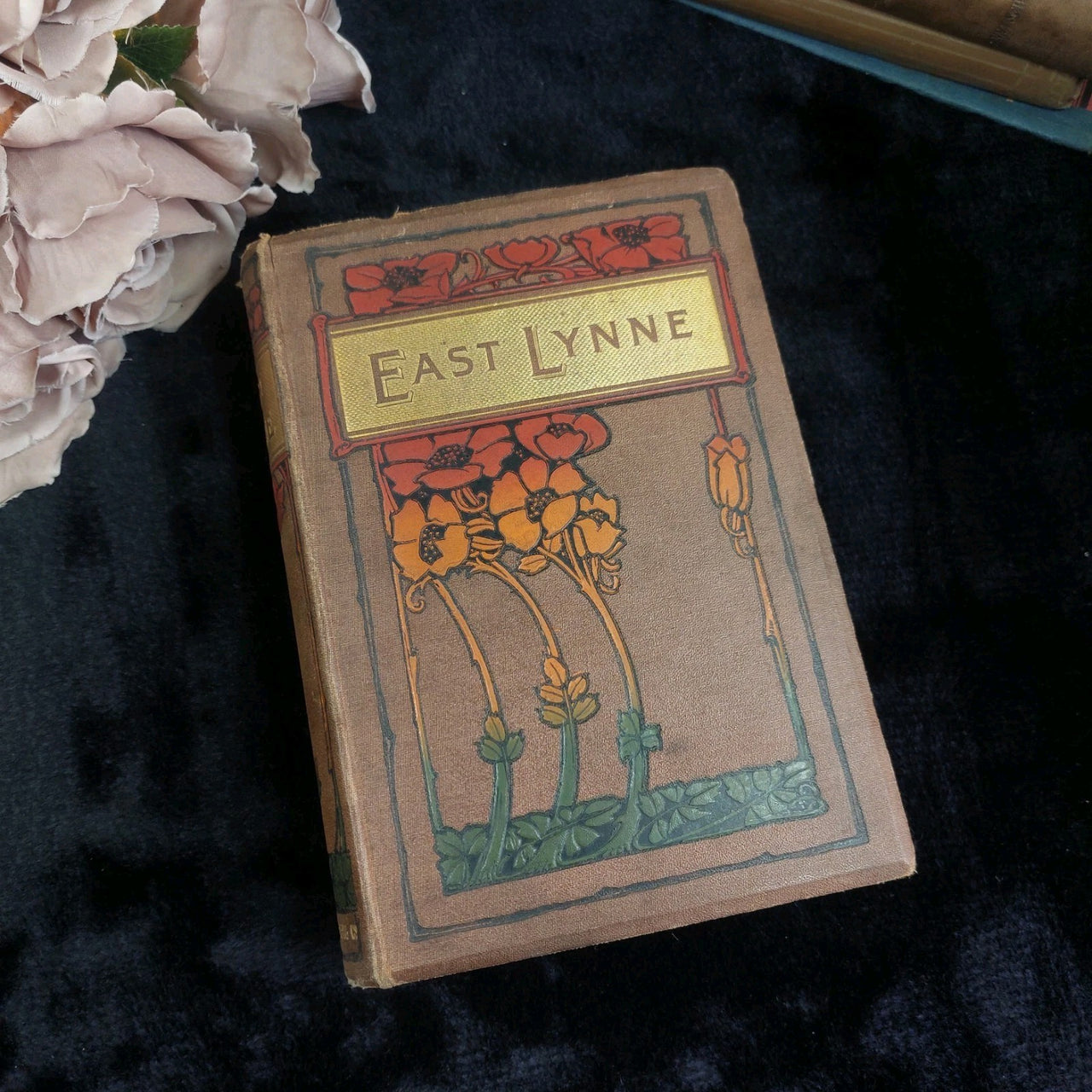 East Lynne Mrs Henry Wood antique book gift Cover Art Nouveau Illustrated 19091
