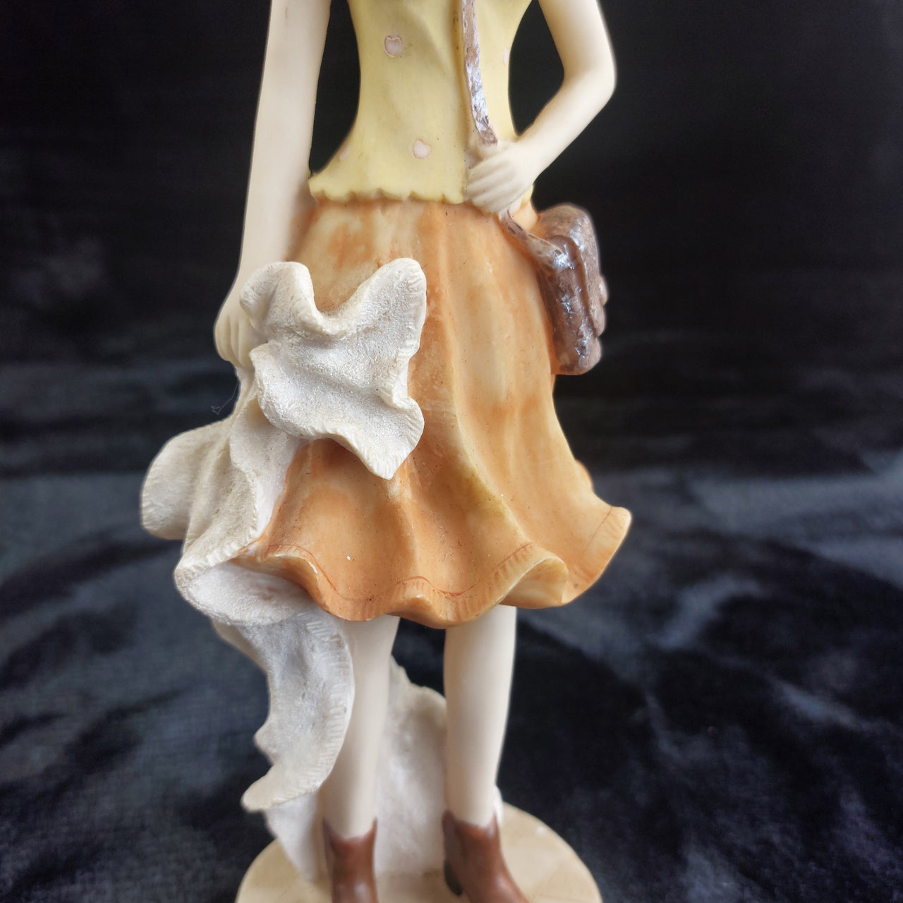 Resin Girl Figurine with Purse & Dress –Blonde Vintage Style Statue  10"   255g9