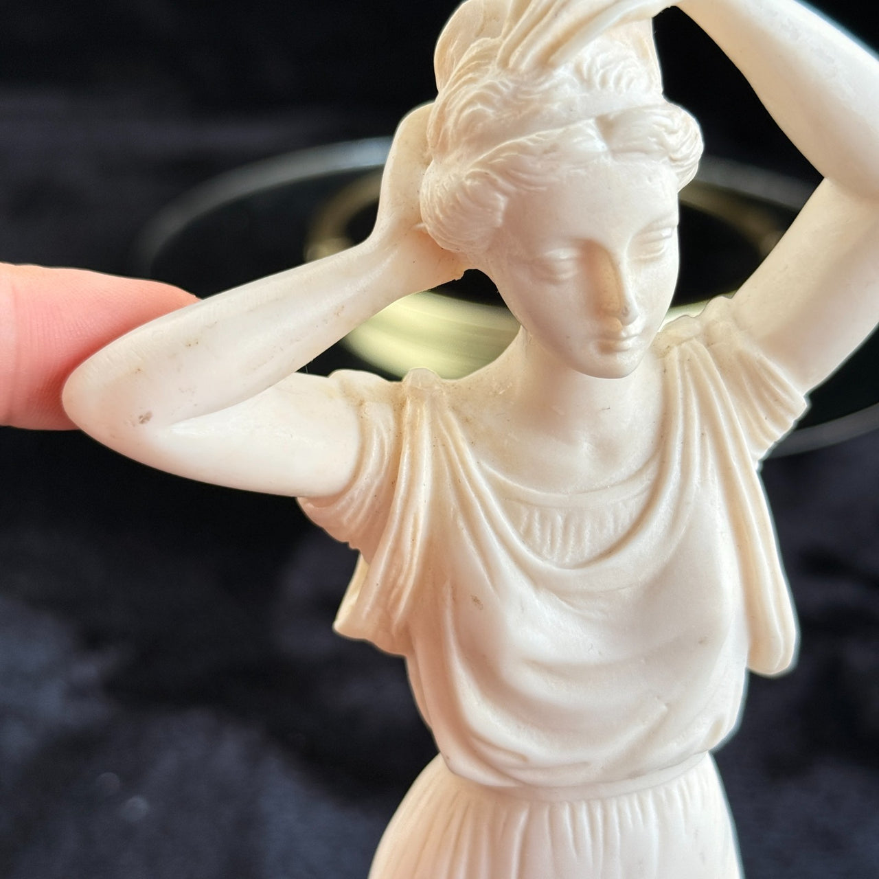 Classical Greek Style Female Figurine gift 22cm Resin Venus Ivory Look Sculpture7