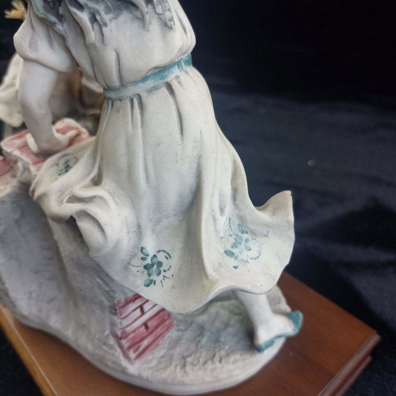 Giuseppe Armani Figurine Photographer 9.5" A.G. Signed Chipped Hair Porcelain18