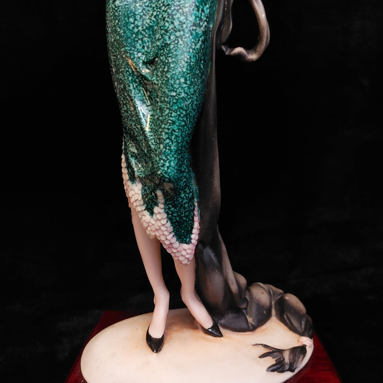 Elegant "Lady Reading" figurine Giuseppe Armani Florence Sculpture library decor8