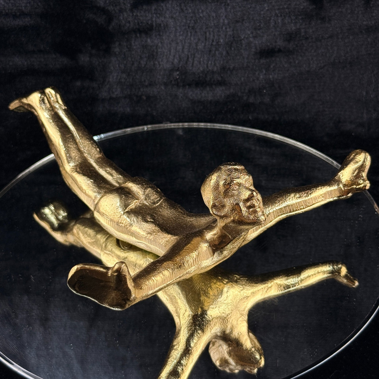 Gold Brass Wall Hanger Man Figure Sculpture Heavy 719g Keyhole Mount 8” Brutalis0