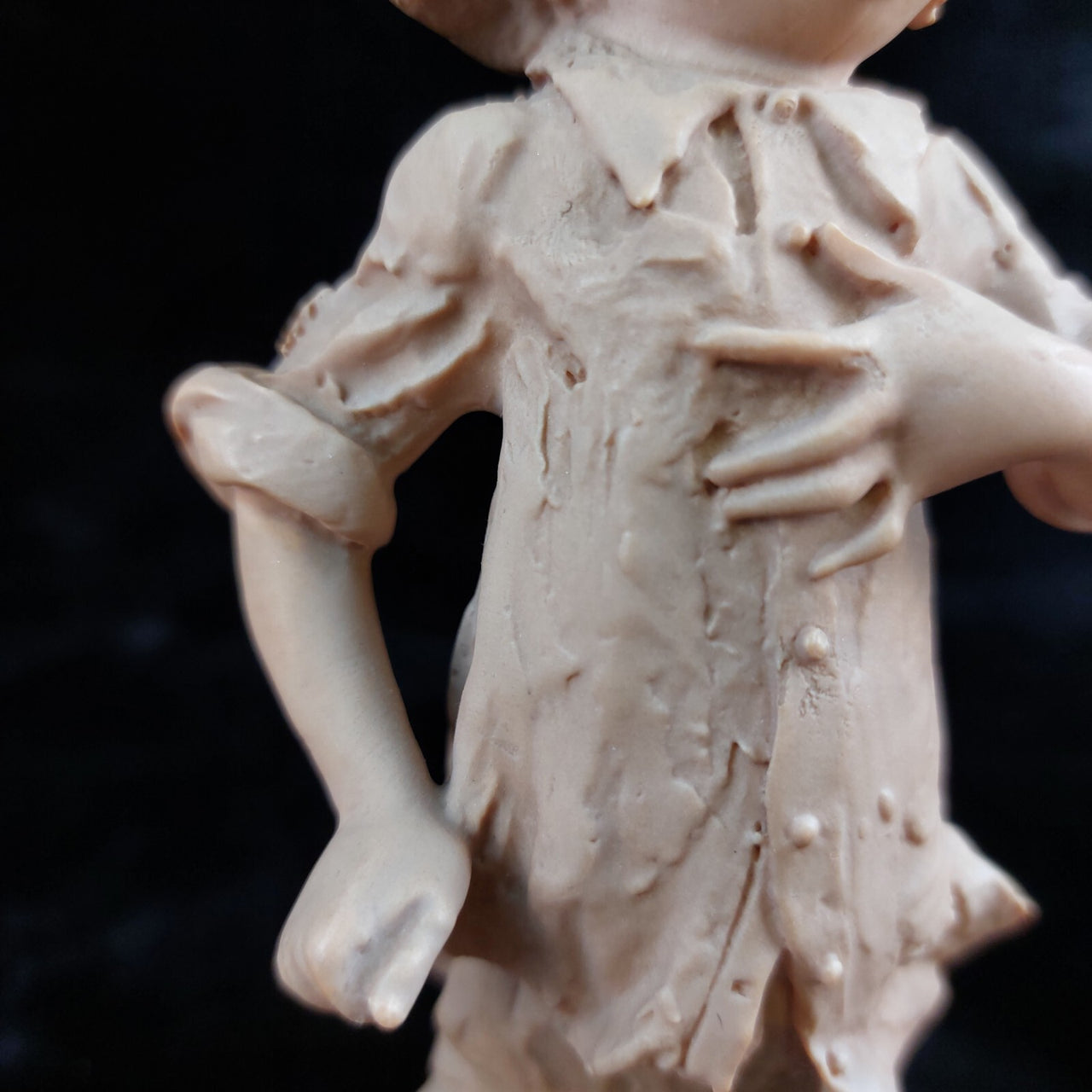 Giuseppe Armani Singing Boy Figurine  1980s Italian Porcelain library ornoment3