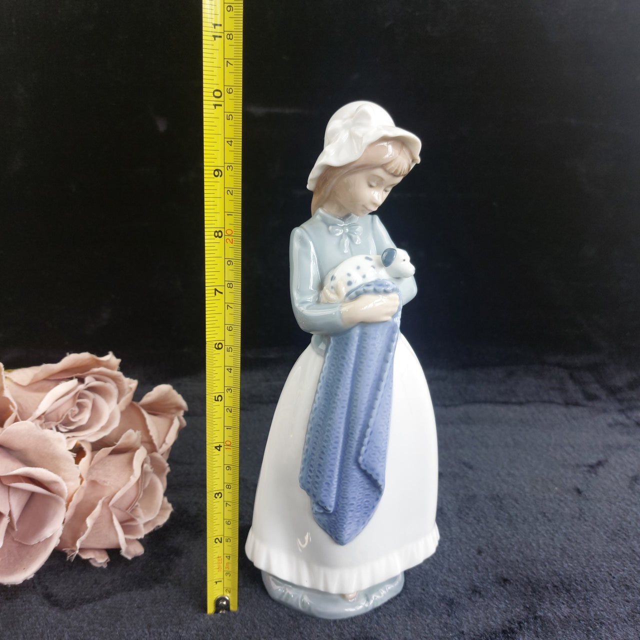 Nao by Lladro Girl lady Figurine 10in 1991 Lamb Bonnet Baby see hat decor Lladró1