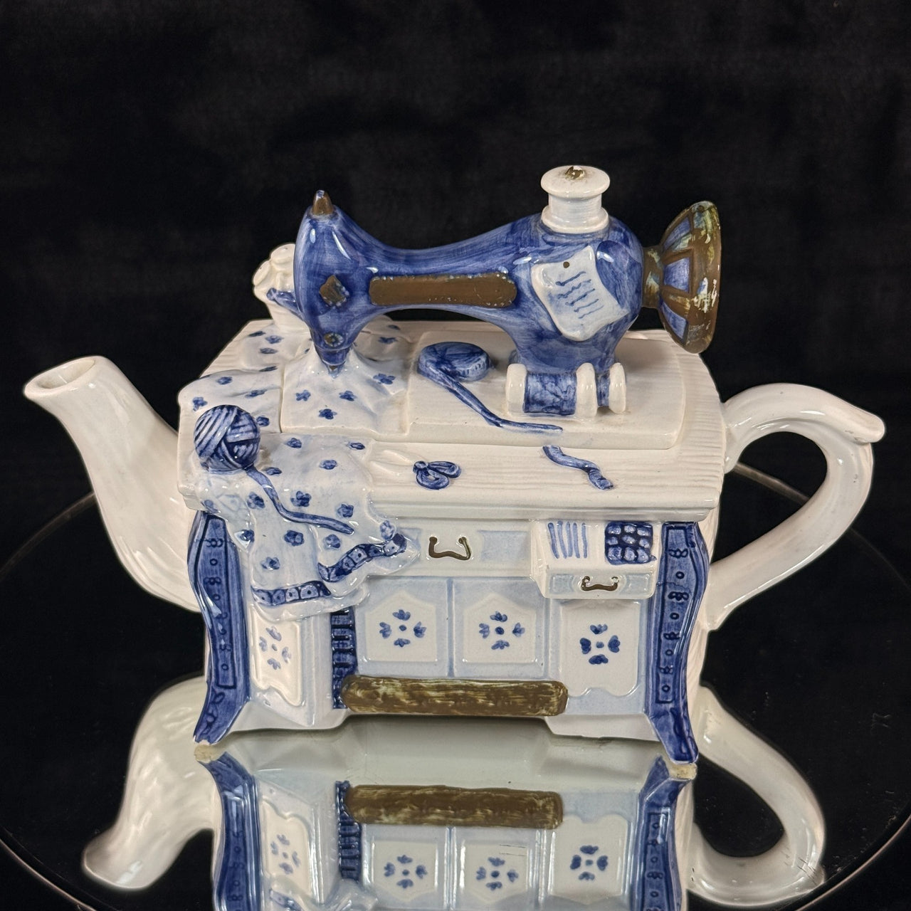 Novelty Machine Sewing Teapot White Blue Gold Ceramic Stitching Theme see pics4