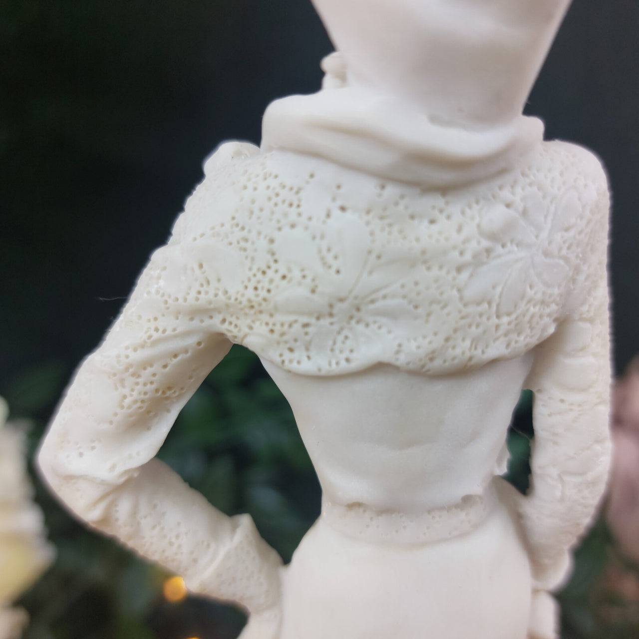 Vintage Exquisite Auro Belcari Figurine - Art Deco Lady (1985) Porcelain 1920s8