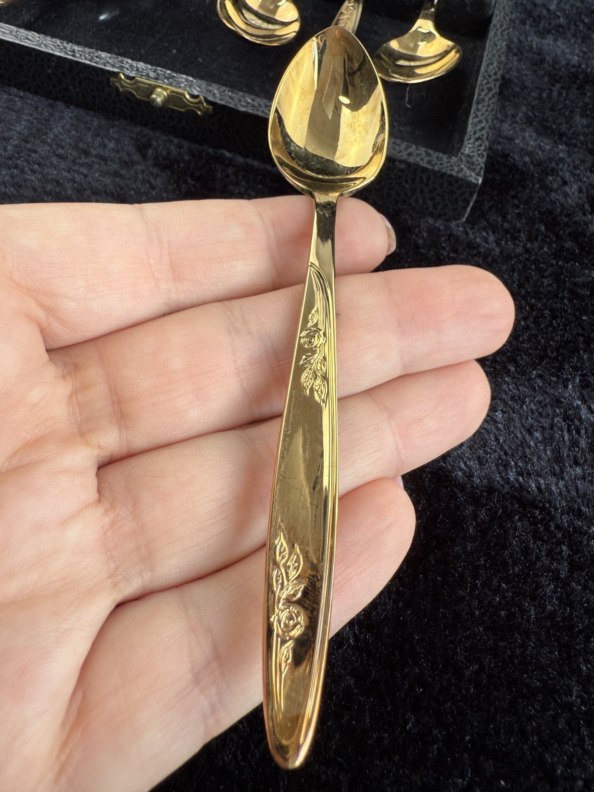 Exquisite Vintage Gold Plated Spoon Set of 6 with Ornate Floral Design5