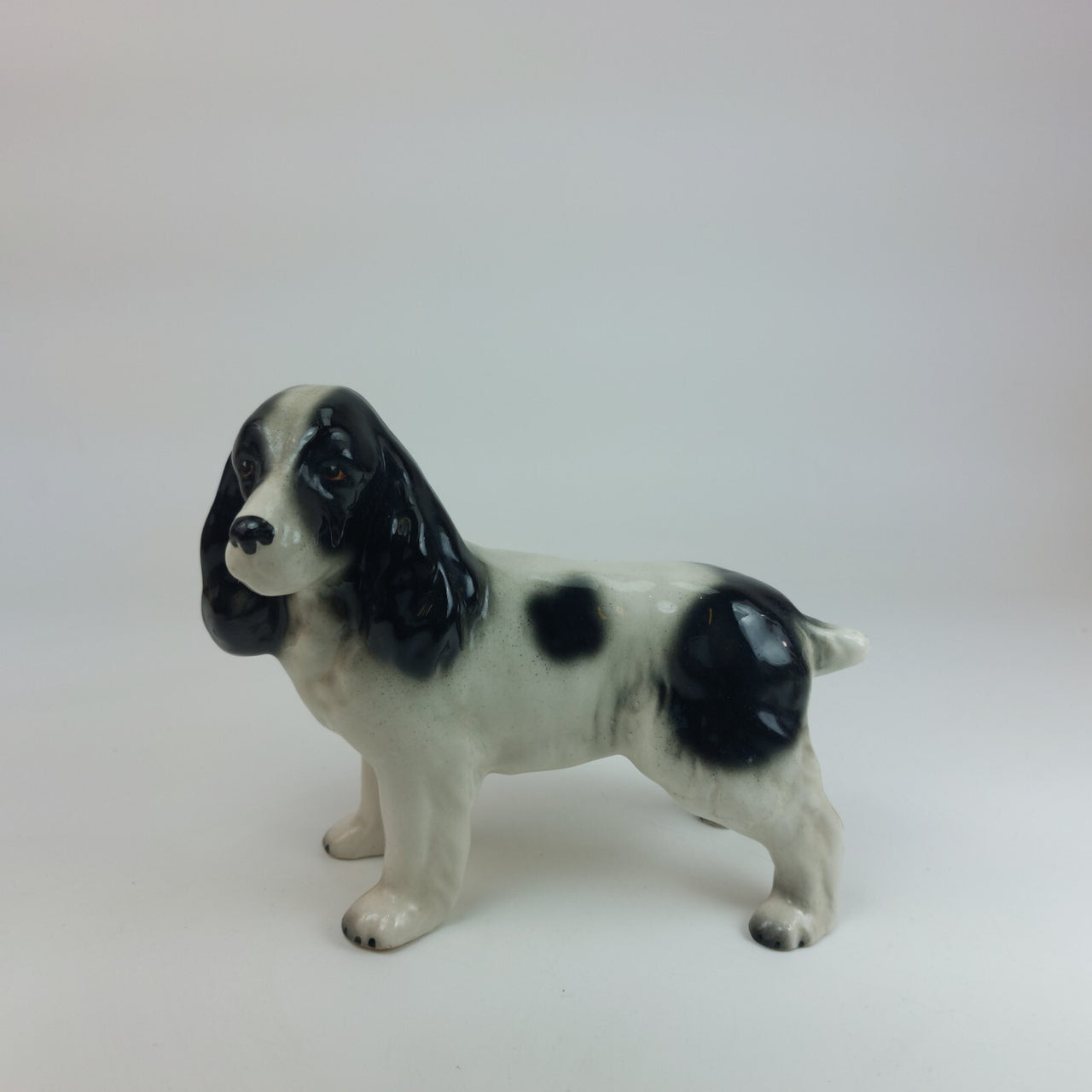 Vintage Wade England Basset Hound Figurine 1970s Ceramic Dog Collectible gift8