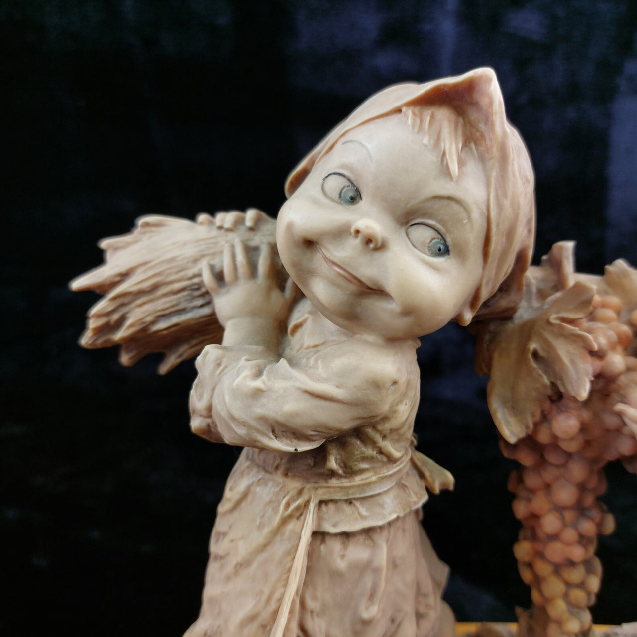 1980 Giuseppe Armani kids Figurine - Children with Grapes & Wheat resin decor4