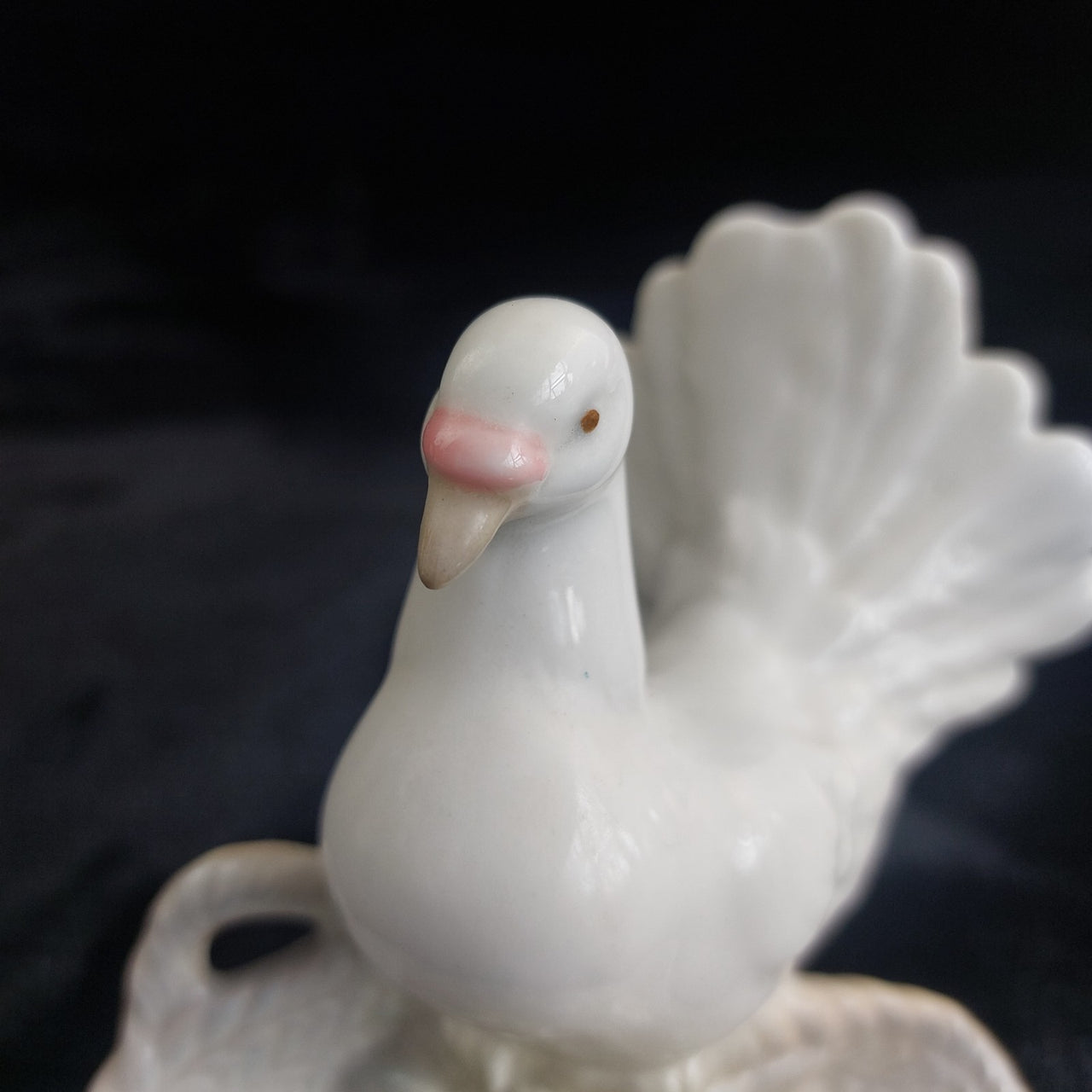 Porceval White Spain Dove Figurine 4.5" Porcelain Bird Nesting Hand Painted5